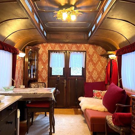 Historischer Zirkuswagen Mit Terrasse Und Blick Ins Gruene Witzenhausen Zewnętrze zdjęcie