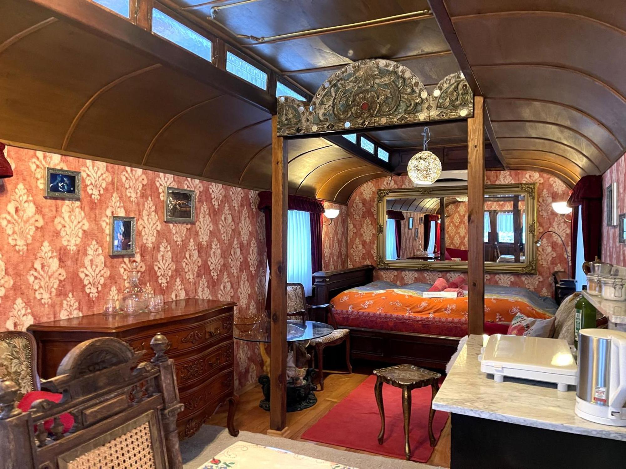 Historischer Zirkuswagen Mit Terrasse Und Blick Ins Gruene Witzenhausen Zewnętrze zdjęcie